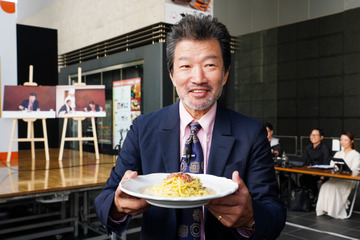 スター食堂とキム兄がコラボ！「昭和カルボナーラ」発売開始 画像