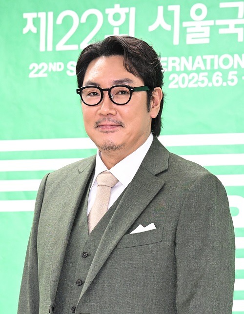 チョ・ジヌン