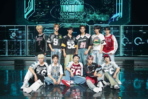 FANTASY BOYS