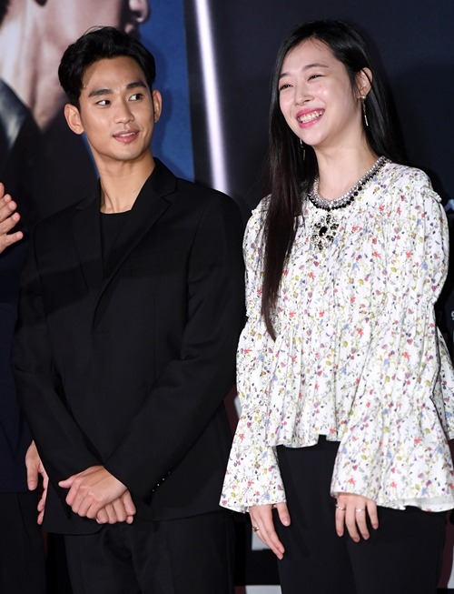 キム・スヒョン（左）とソルリさん