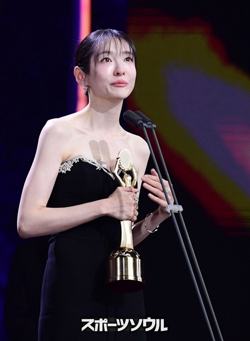 パク・ジヒョン