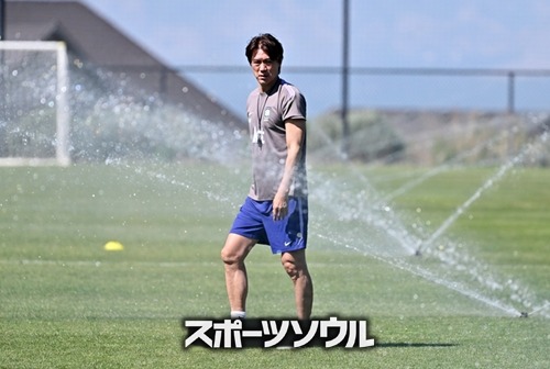 ホン・ミョンボ監督