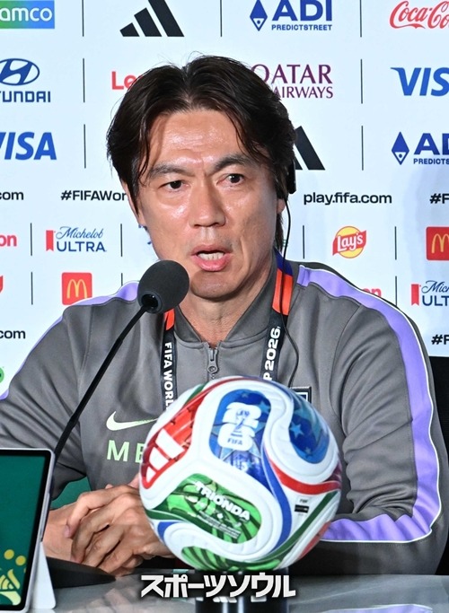 ホン・ミョンボ監督