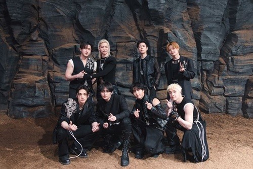 Stray Kids