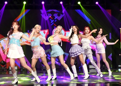 MOMOLAND