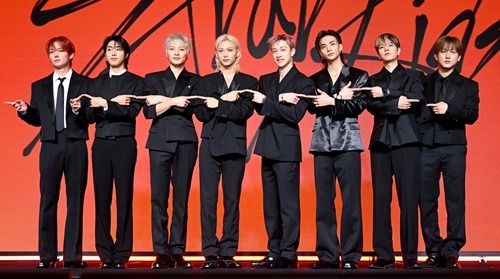Stray Kids