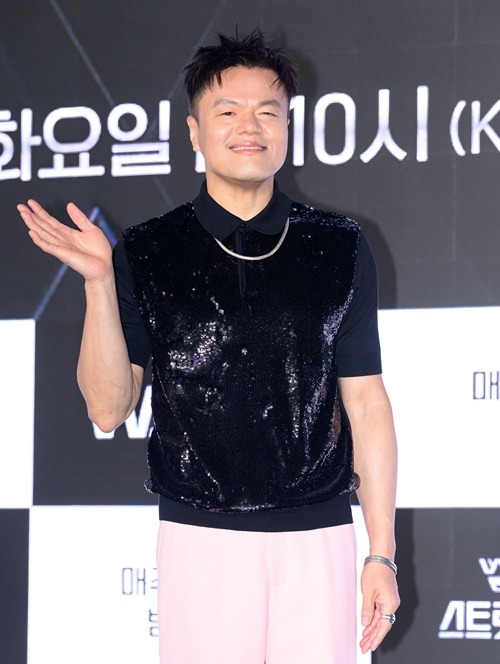 パク・ジニョン