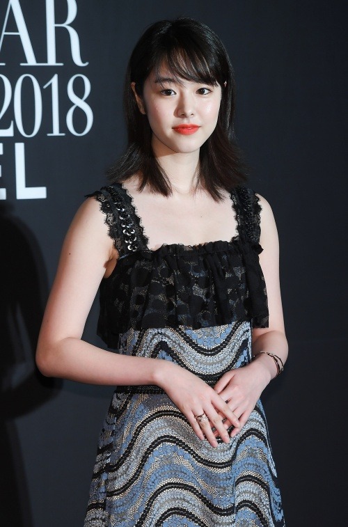 唐田えりか