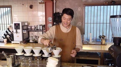イ・ドンゴン