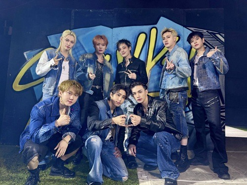 Stray Kids