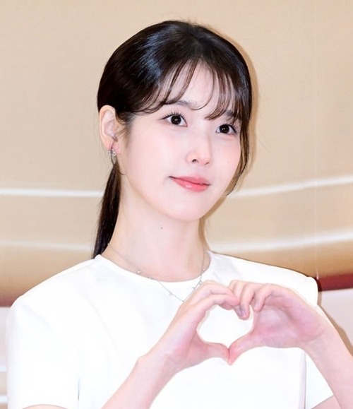IU