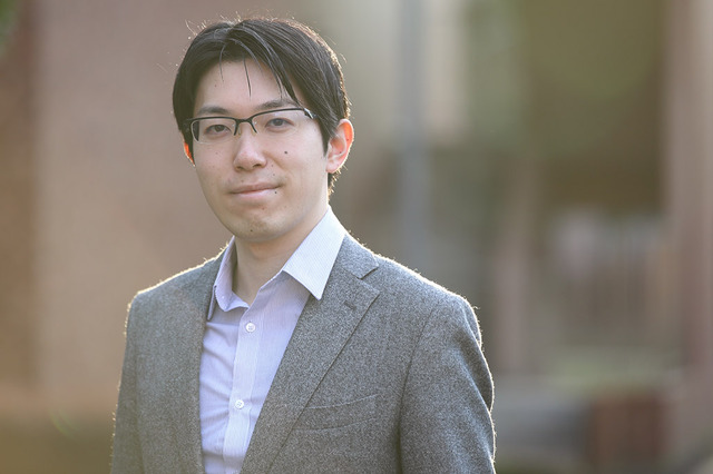 西田 惇(にしだ・じゅん)「bioSync」の開発者。筑波大学グローバル教育院エンパワーメント情報学プログラム一貫制博士課程3年、マイクロソフト・リサーチ・アジア PhDフェロー、文部科学省/日本学術振興会 特別研究員。生体医工学と電子回路やバーチャル・リアリティなどの技術を結びつけ、ヒトと機械の新しいインタラクションを研究している