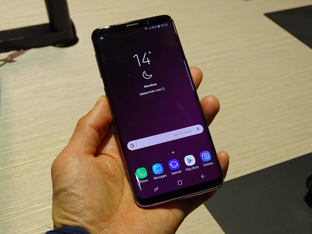 約5.8インチの「Galaxy S9」