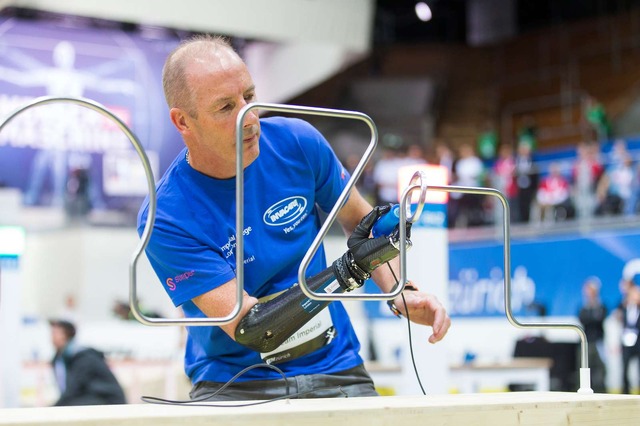 パワード義手レース（Powered Arm Prosthesis Race）の模様。（c）ETH Zurich / Nicola Pitaro