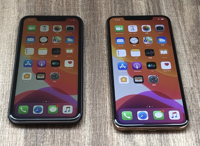 左がiPhone11、右がiPhone 11 Pro Max