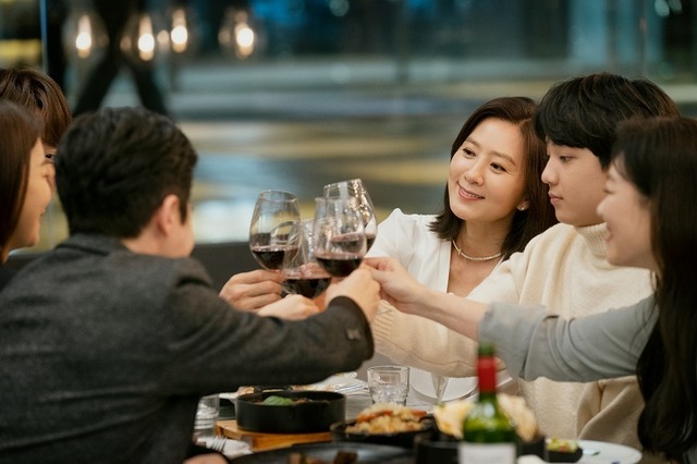 韓国ドラマ はじまりは1本の髪の毛から 真実を知った妻の壮絶な復讐劇 夫婦の世界 Rbb Today