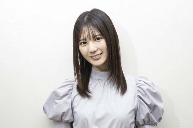 小坂菜緒【日向坂46・小坂菜緒1st写真集『君は誰？』オンライン会見オフィシャルカット】