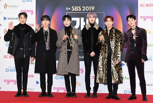 MONSTA X