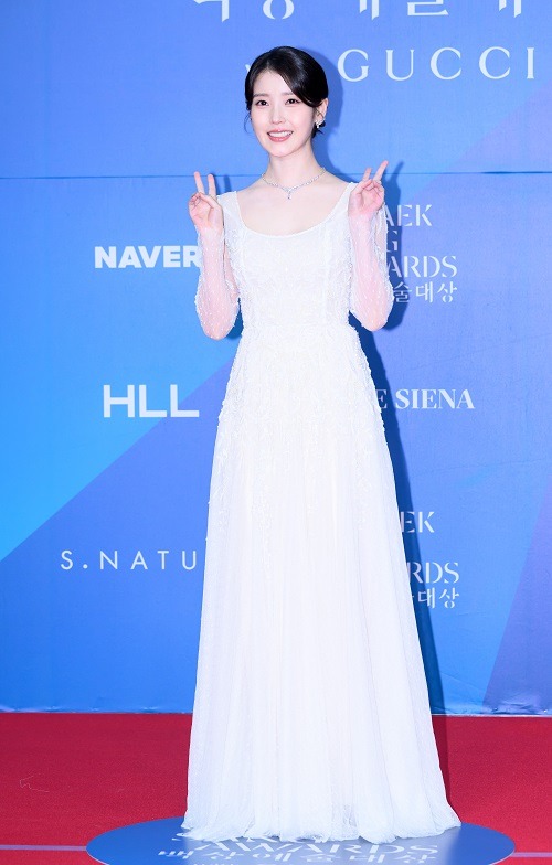 IU