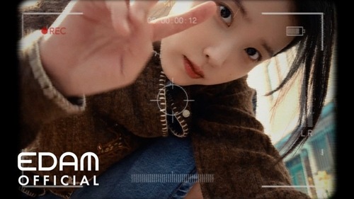 IU