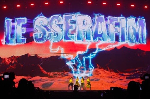LE SSERAFIM