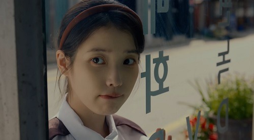 『八月のクリスマス』をオマージュしたIU