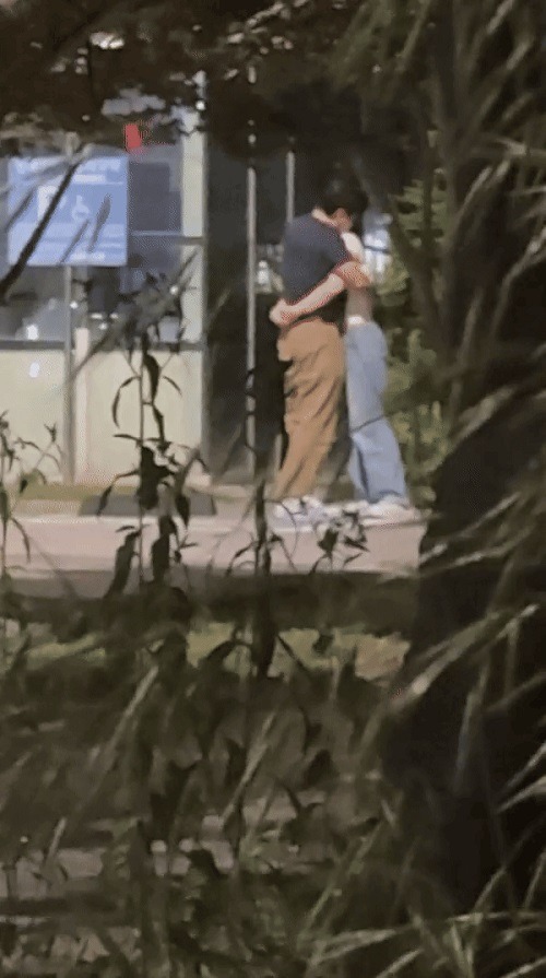 A氏とB氏とされる画像