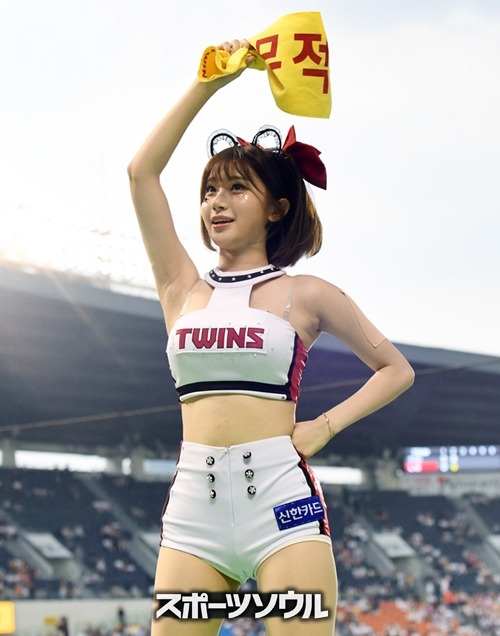 イ・ジュウン