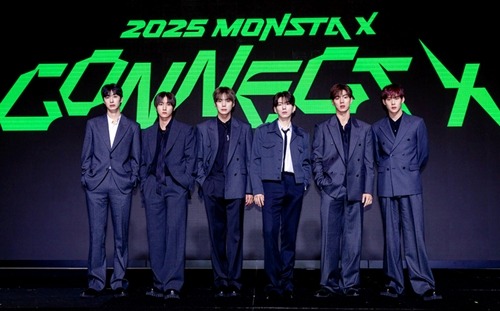MONSTA X