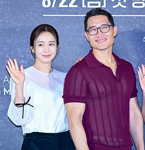 キム・テヒ(左)とダニエル・デイ・キム