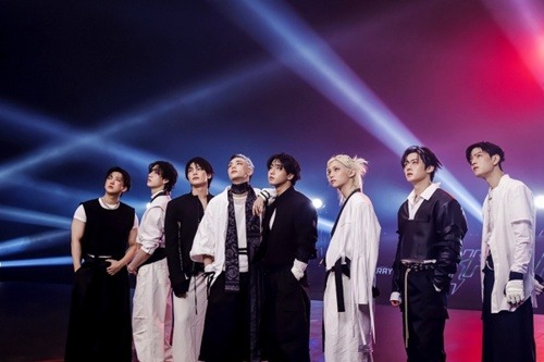 Stray Kids