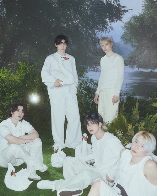 TOMORROW X TOGETHER