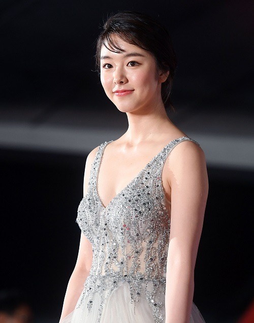 唐田えりか