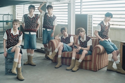 BOYNEXTDOOR