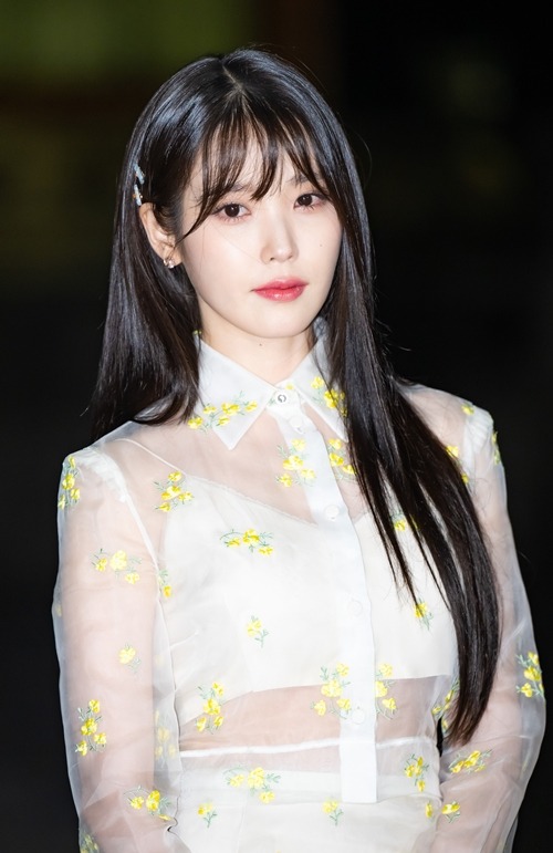 IU