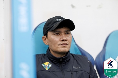 チョン・ギョンホ監督