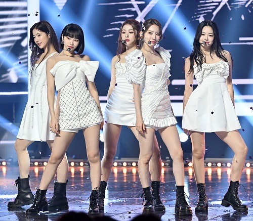 2022年のLE SSERAFIM