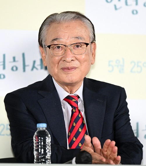 イ・スンジェさん