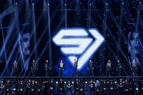 SUPER JUNIOR