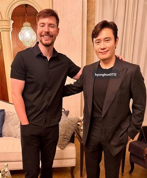 ミスタービースト(左)とイ・ビョンホン