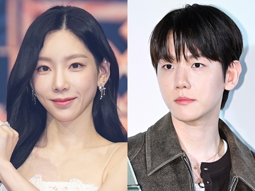 テヨン(左)とベクヒョン