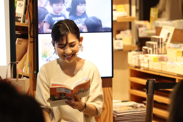 ハッピー マインド ずっと 君のままで 刊行記念 絵本作家そらによる大人の絵本読み聞かせ音楽会 イベントレポート Dreamnews Rbb Today