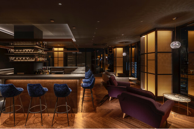 (画像:14Fバー「THE LIVELY BAR 大阪本町」)