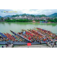 鎮遠の龍舟文化祭が観光と経済を活性化