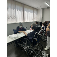 東神奈川リハビリテーション病院にて、横浜ビューティーアートの学生が施術体験を実施～患者様とのふれあいを通じて、笑顔と学びをいただいた一日～【横浜ビューティーアート専門学校】