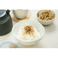 国産のいわし節と昆布の旨みが主役の『国産素材の磯香る朝ふりかけ』をスナックミーオンラインストアで期間限定発売