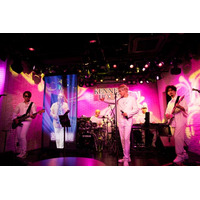 老舗ライブハウスによる進化系ライブショー展開のお知らせ　～ デジタルサイネージ活用の映像演出と音楽の融合 ～