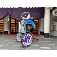 東銀座・歌舞伎座前から、AI同時通訳搭載の人力車が走行