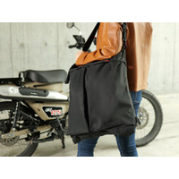 折りたたんで持ち運べる「オートバイ ヘルメット専用トートバッグ」を発売