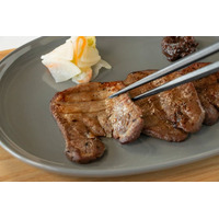 【新商品】“自宅で焼く”という牛タンの常識を変える。「焼きたて陣中牛タン 丸ごと一本」、12/14（日）発売